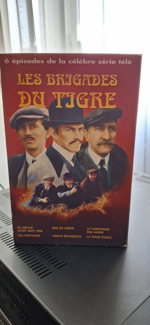 Tutti i VHS: Coffrets Séries en K7 VHS – Usato da Bellelay venduto da Katia5 2