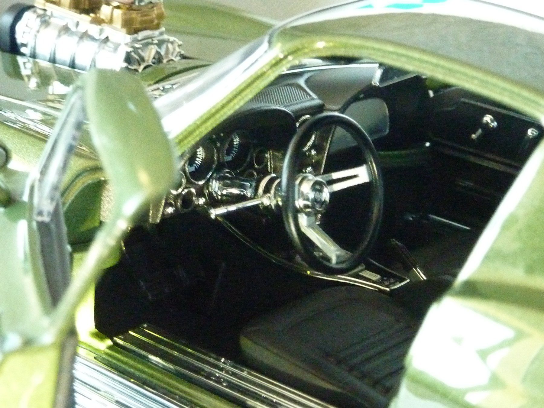 Exoto Modellini d'auto: Chevrolet Corvette Stingray 1967 1:18 – Nuovo (secondo la descrizione) da Dürrenäsch venduto da modellautos4you 3