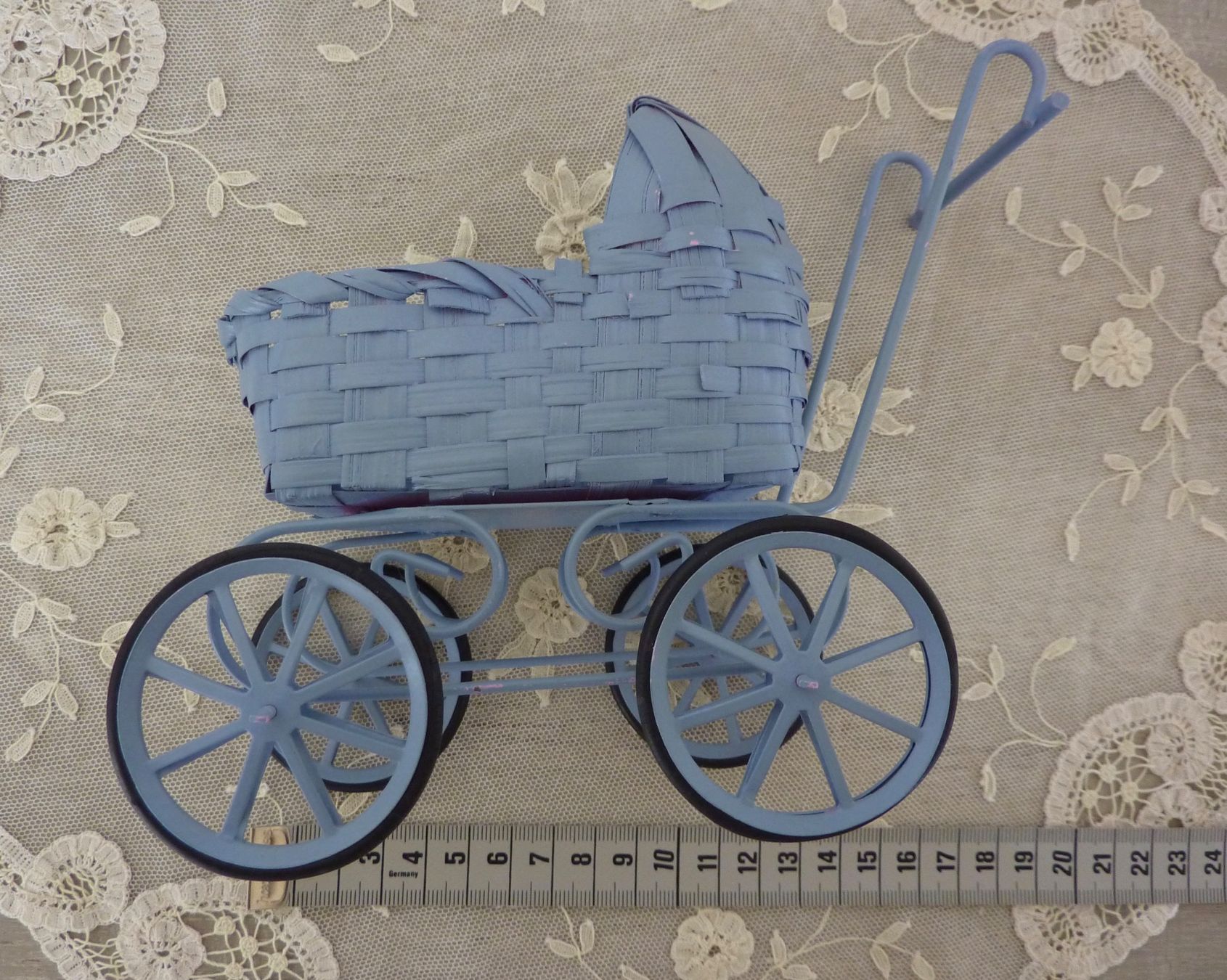 Carrozzine per bambole: Miniatur Puppenwagen – Usato da Allschwil venduto da millefiori3 6