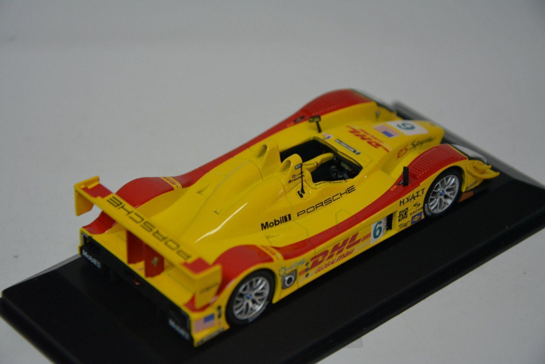 Porsche Modellini d'auto: Porsche RS Spyder #6 2008 "DHL" , 1:43 – Nuovo e nell'imballaggio originale da Goldach venduto da Feivel9 7
