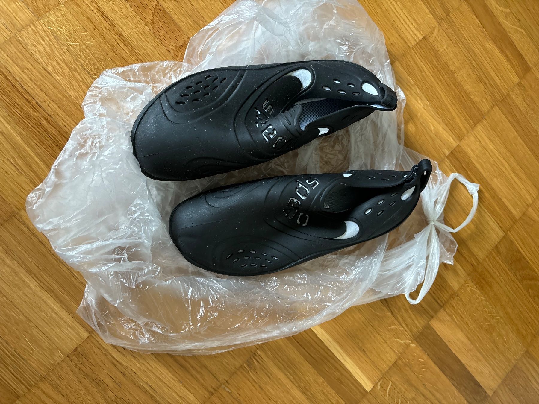 Speedo Scarpe da uomo: Badeschuhe Speedo – Usato da Winterthur venduto da Sunshine143 2