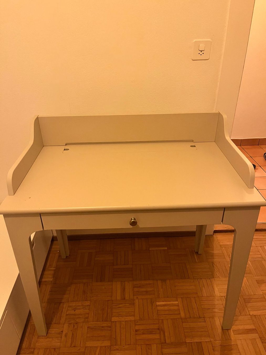 Ikea Scrivanie: Bureau IKEA LOMMARP beige clair – Usato da Lausanne venduto da tan_bm5y