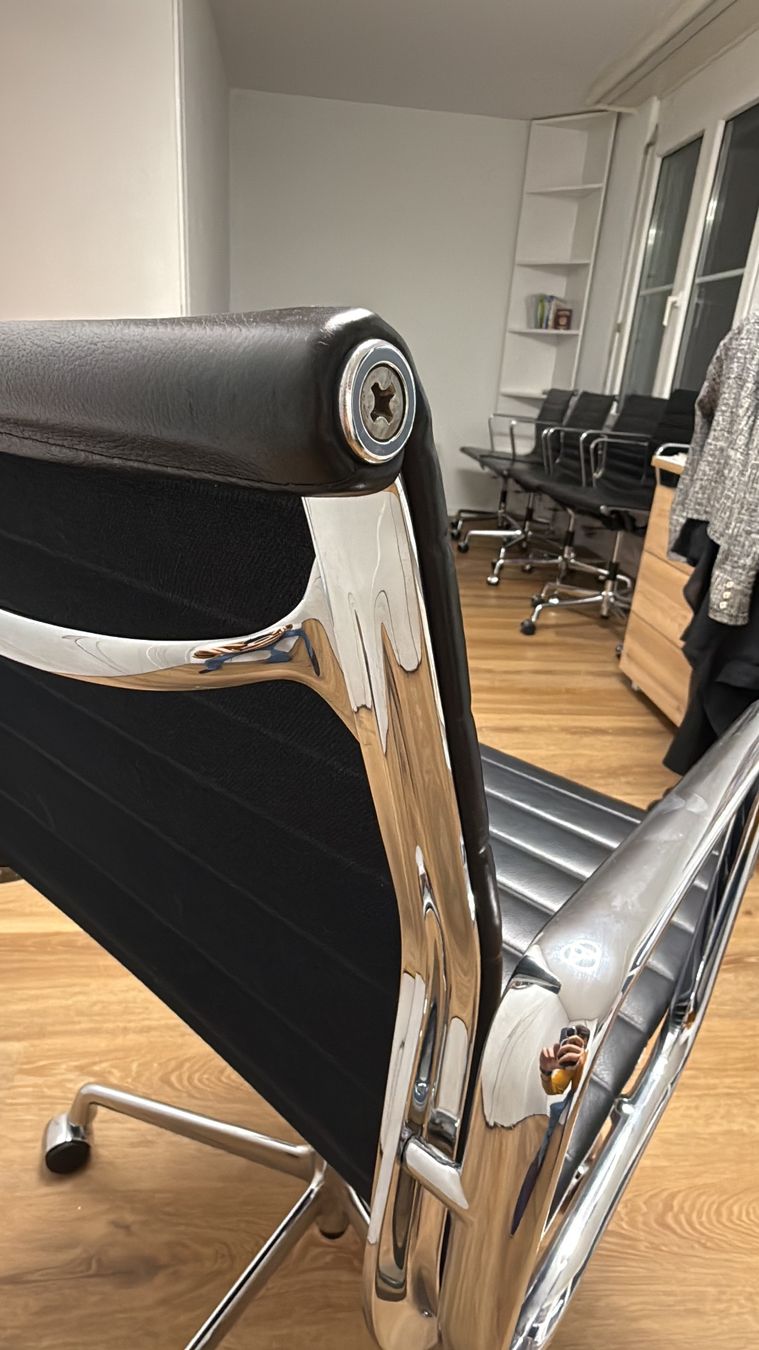 Vitra Stühle: Vitra EA 117 Leder – Gebraucht aus Frauenfeld von Elooooo 1