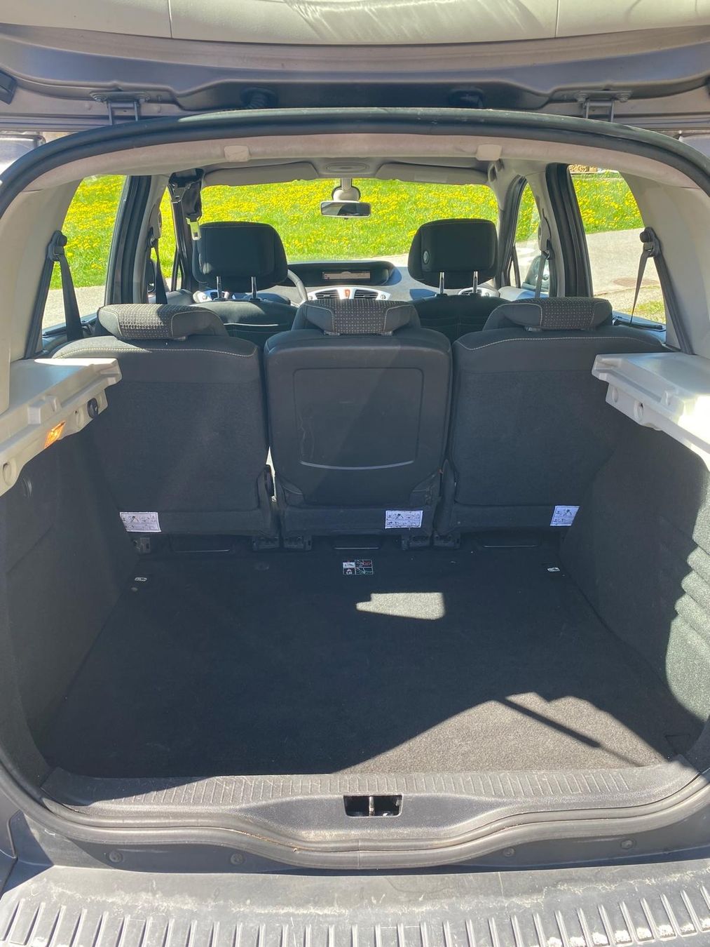 Automobili: Renault Scenic – Usato da Steinhausen venduto da emi014 7