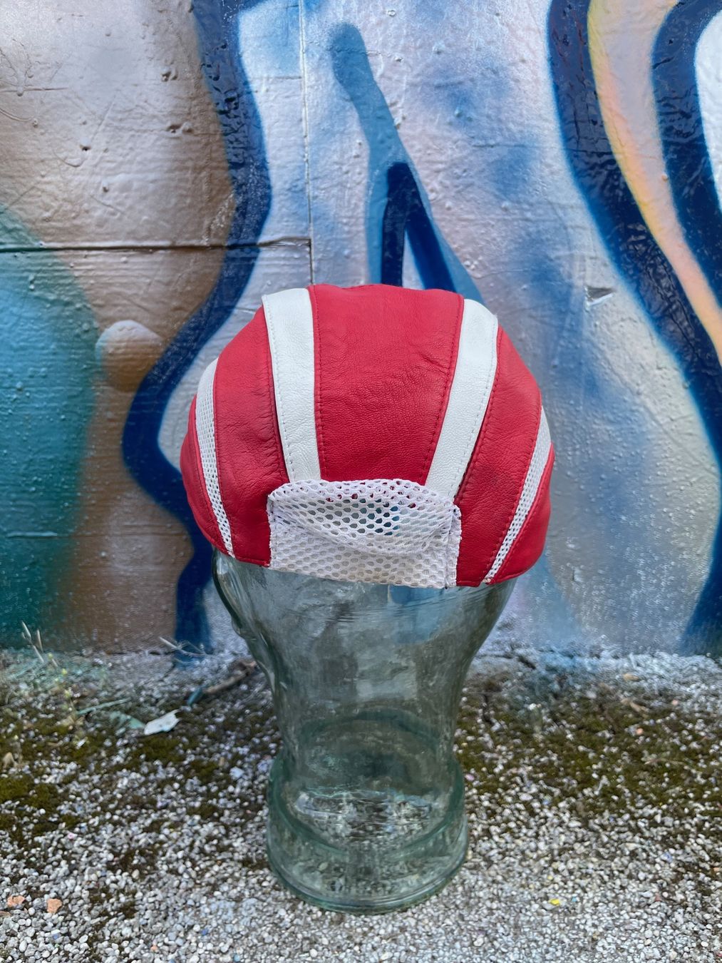 Swiss Copricapi, berretti & cappellini: Vintage 90s Leather Racing Cap Sz M/L – Usato da Zürich venduto da le_souk 2