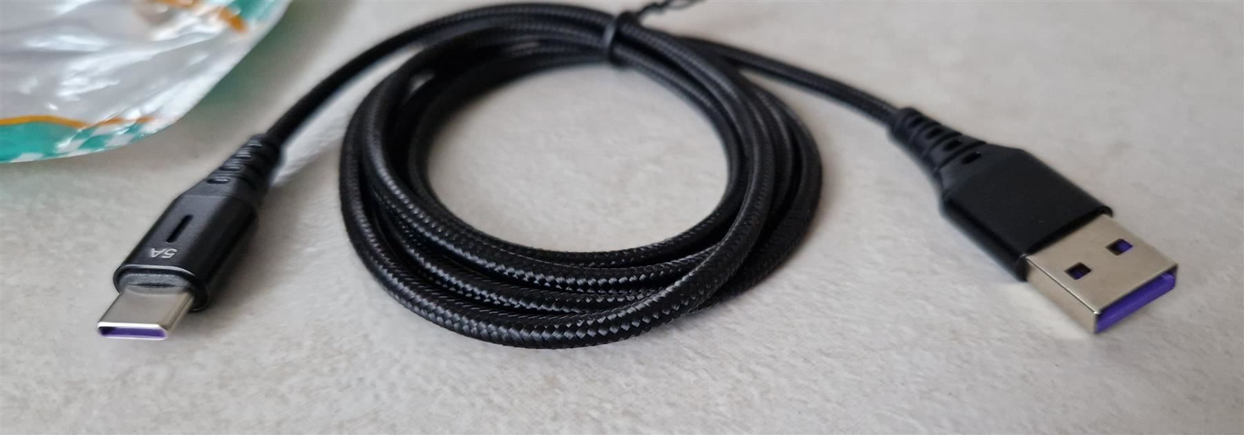 Caricabatterie: ***** Câble USB -> USB Type C - 1m – Nuovo e nell'imballaggio originale da Villaz-St-Pierre venduto da Ubid 2