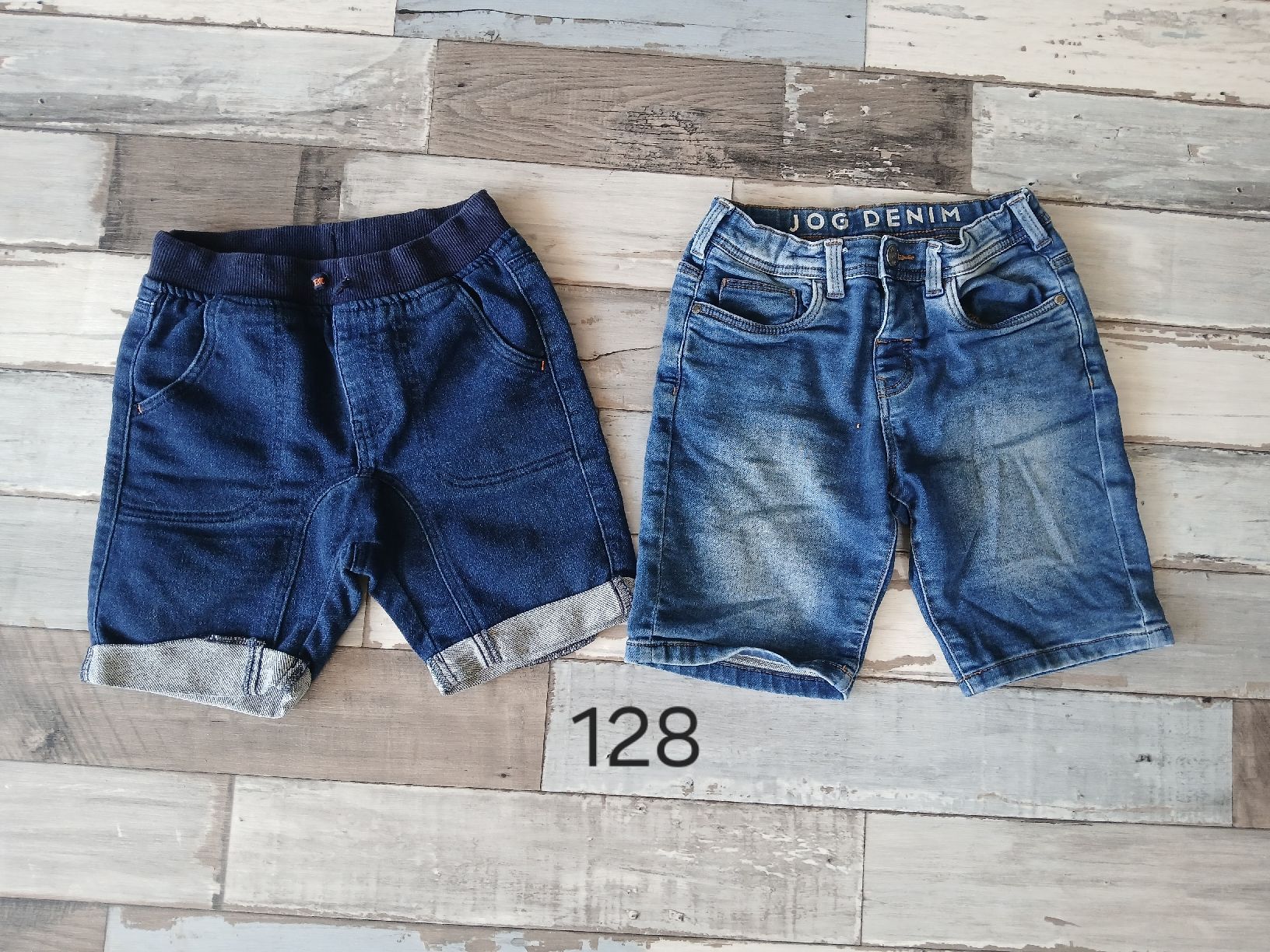 Lotti & Set di vestiti: 128 schöne weiche Sommershorts – Usato da Sevelen venduto da boutiquenounou