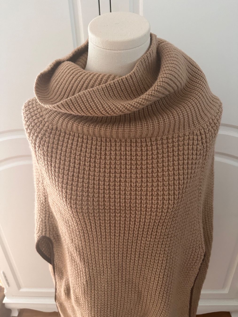 Ralph Lauren Sonstige Damenmode: Ralph Lauren Poncho wie neu – Gebraucht aus Pfaffhausen von Klaras_second_hand