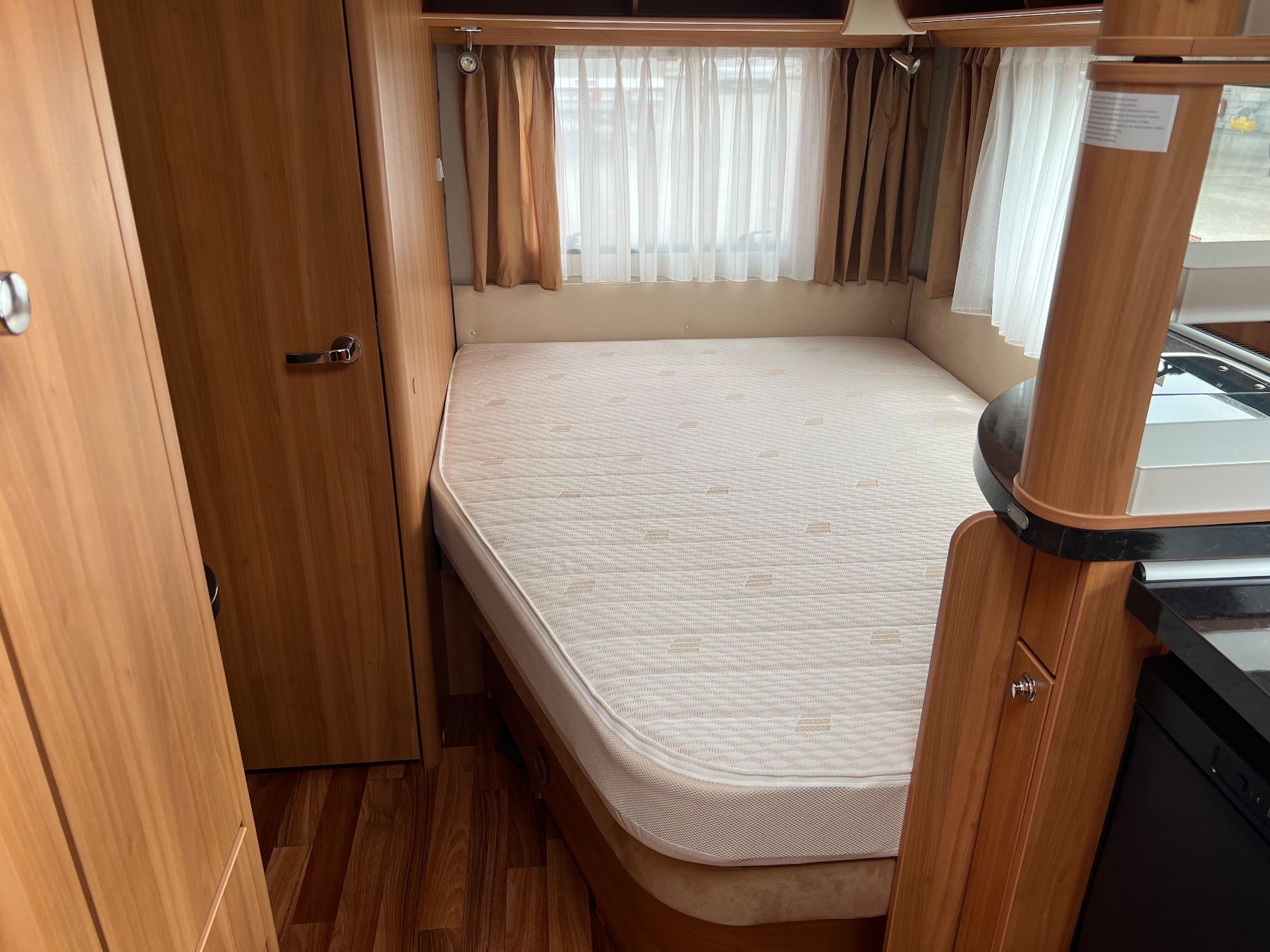 Hymer Véhicules de camping: Wohnwagen Hymer Nova 465 – D'occasion à Bad Zurzach par Zurzicamper 2