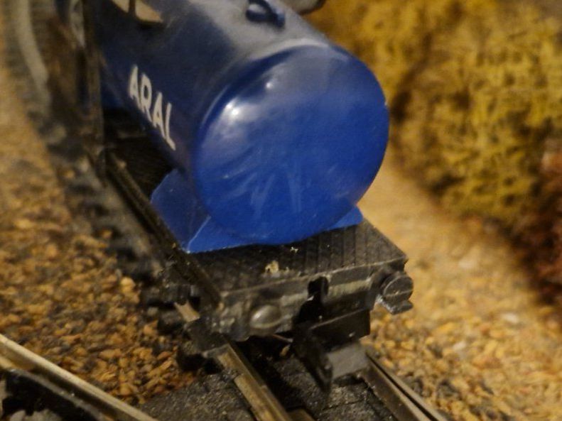 Arnold Trains électriques: Arnold Spur N Tankwagen "Aral" antik – D'occasion à Unterengstringen par b.kaiser81 2