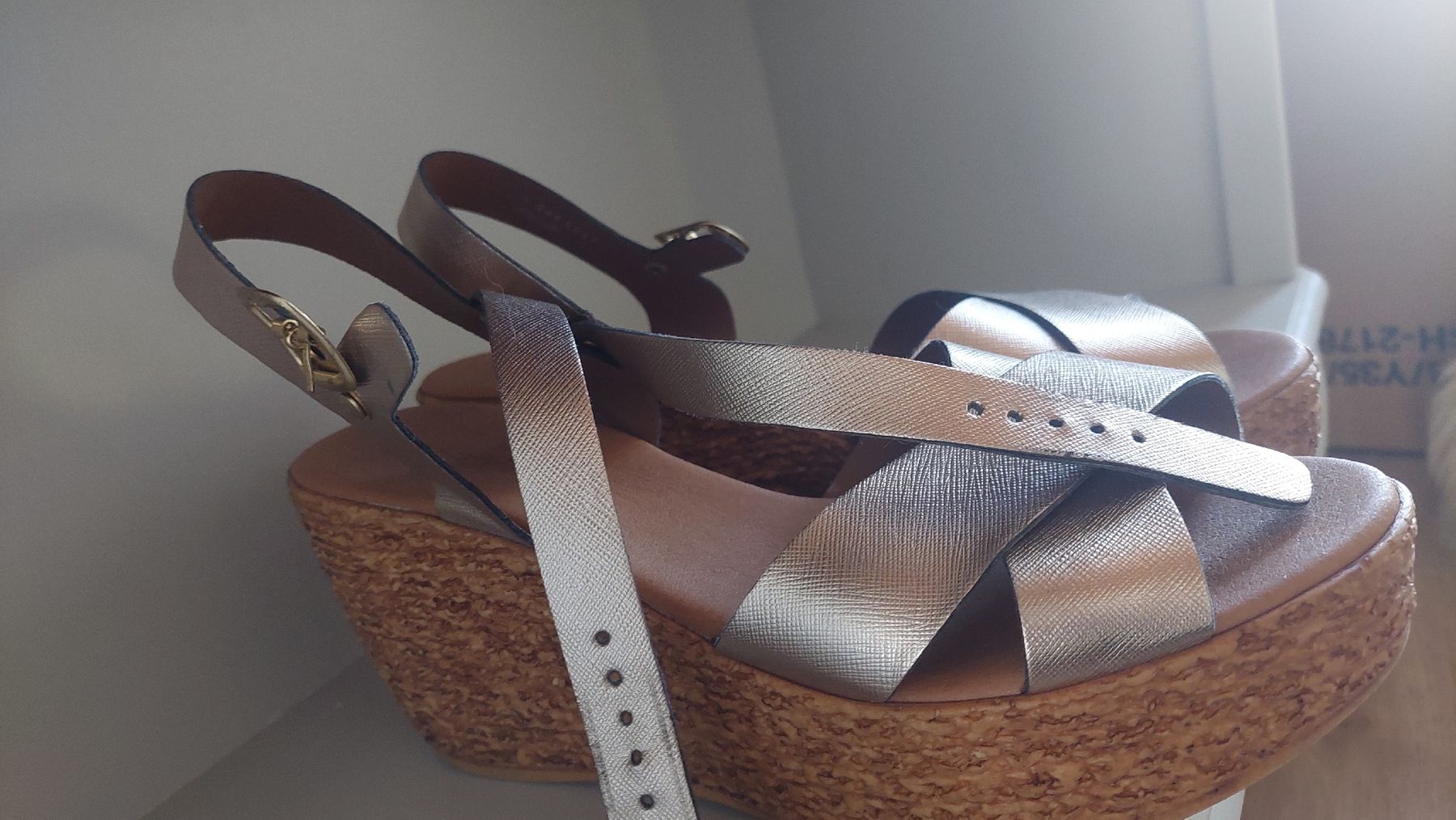 Graceland Scarpe da donna: Sandalen gr.40 mit Keilabsatz! – Nuovo (secondo la descrizione) da Basel venduto da O-MEGA 1