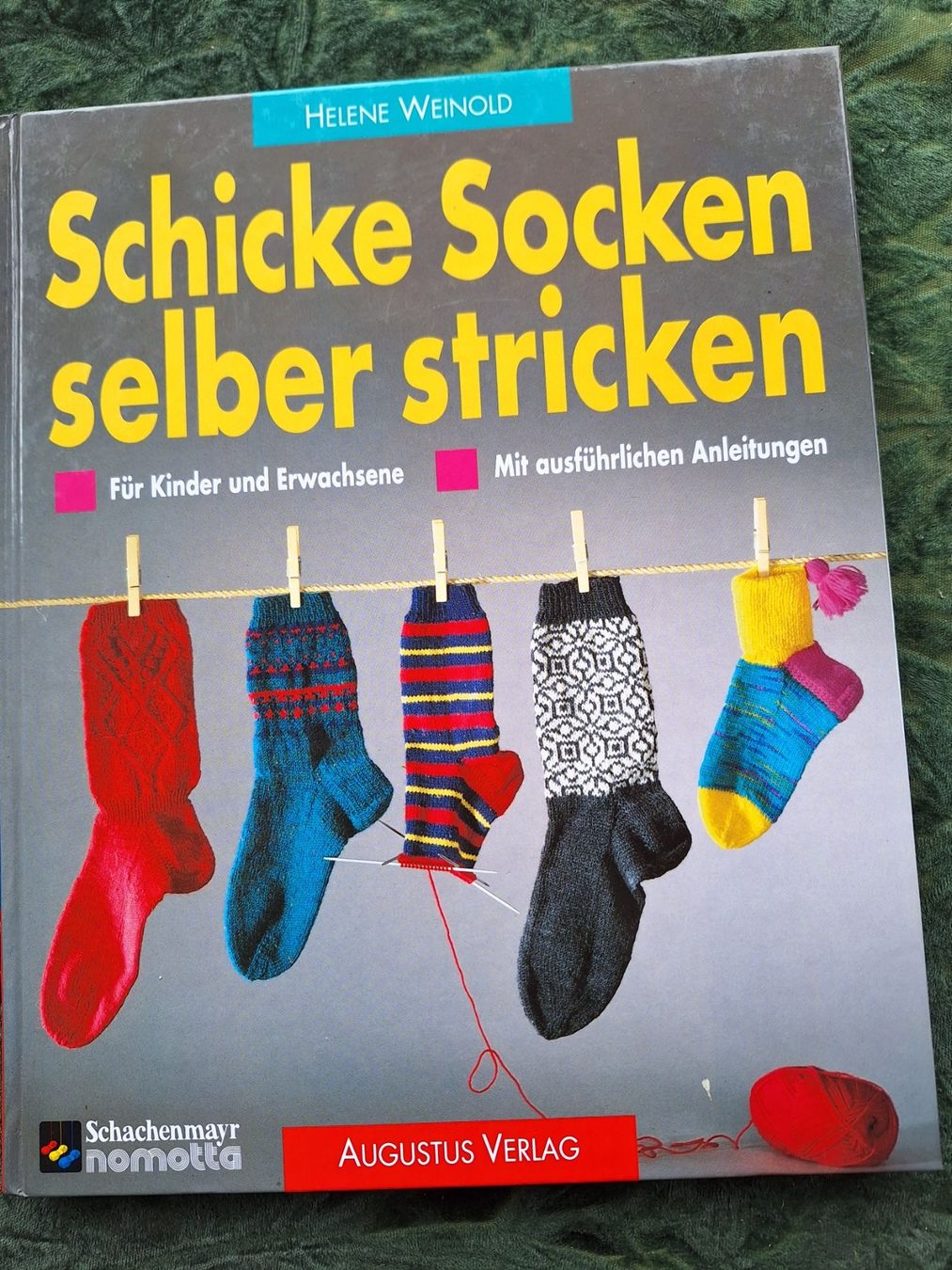 Libri: SCHICKE SOCKEN STRICKEN – Usato da Huttwil venduto da Kunterbuntli
