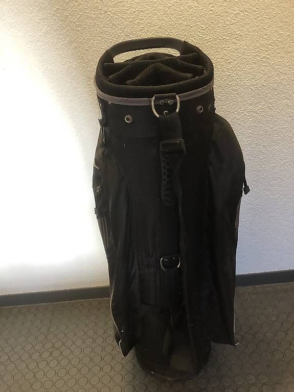 Taschen: Golf bag Wison – Gebraucht aus Küsnacht ZH von sis_v7qk 3