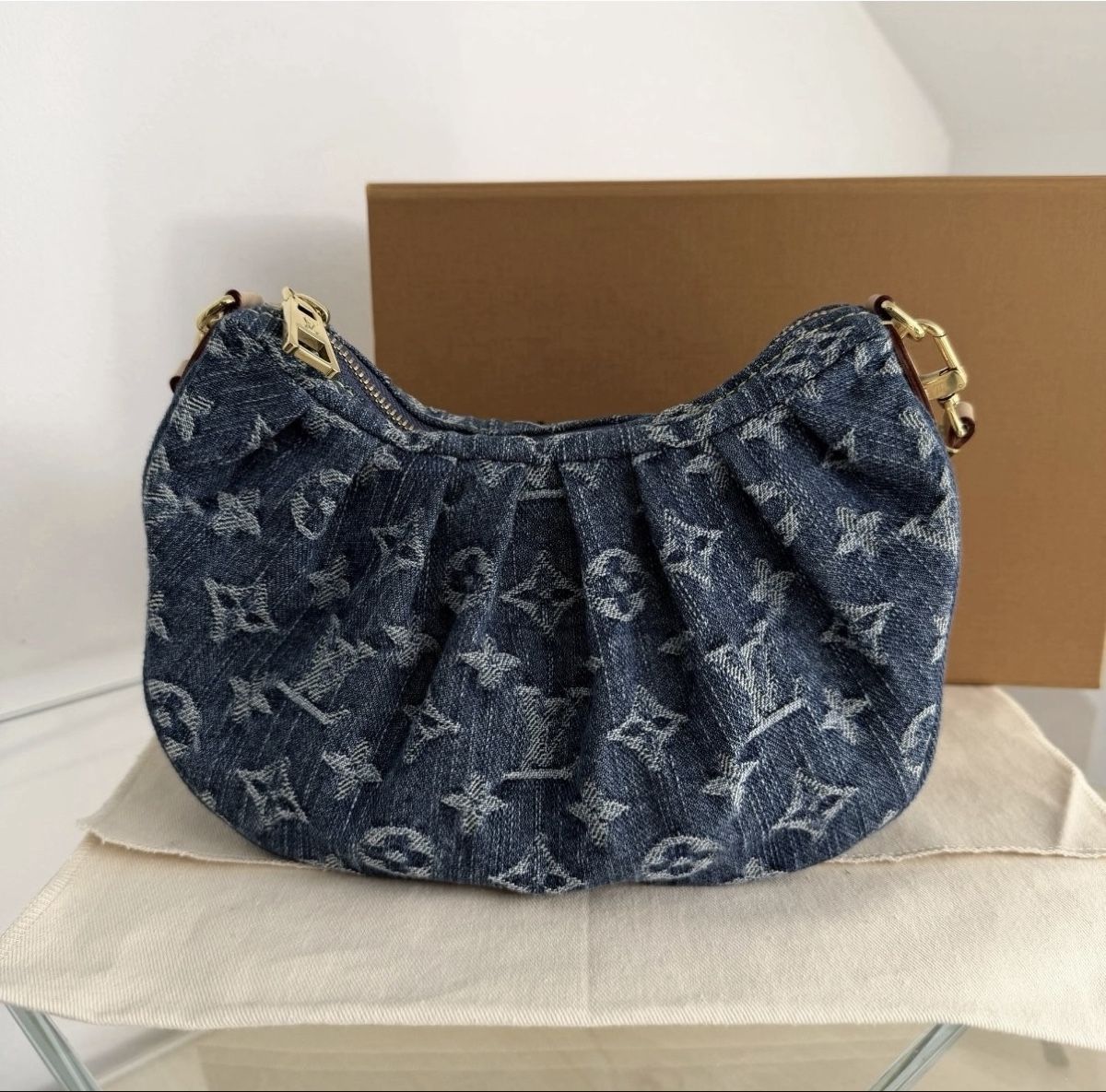 Louis Vuitton Sacs femmes: Louis Vuitton Pochette Valley Monogram – Neuf (Voir description) à Chur par tince07 1