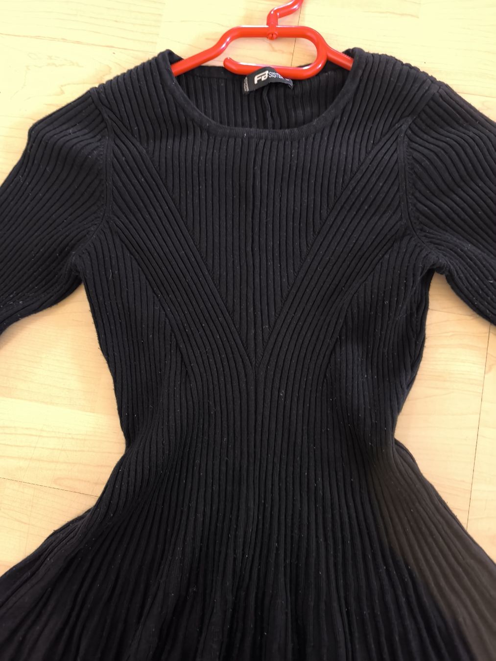 Kleider: Schwarzes Strickkleid Fishbone Sister, Grösse L – Gebraucht aus Brügg BE von Meui_Zouberding 1