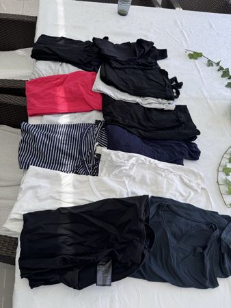 Damen T-Shirt Set 14 Stück verschiedene Farben getragen