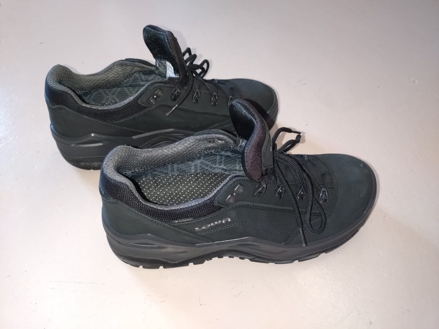 Scarpe da uomo: Schuhe Lowa Arbeitsschuhe Gr. 46 – Nuovo (secondo la descrizione) da Wald ZH venduto da darioq21 2