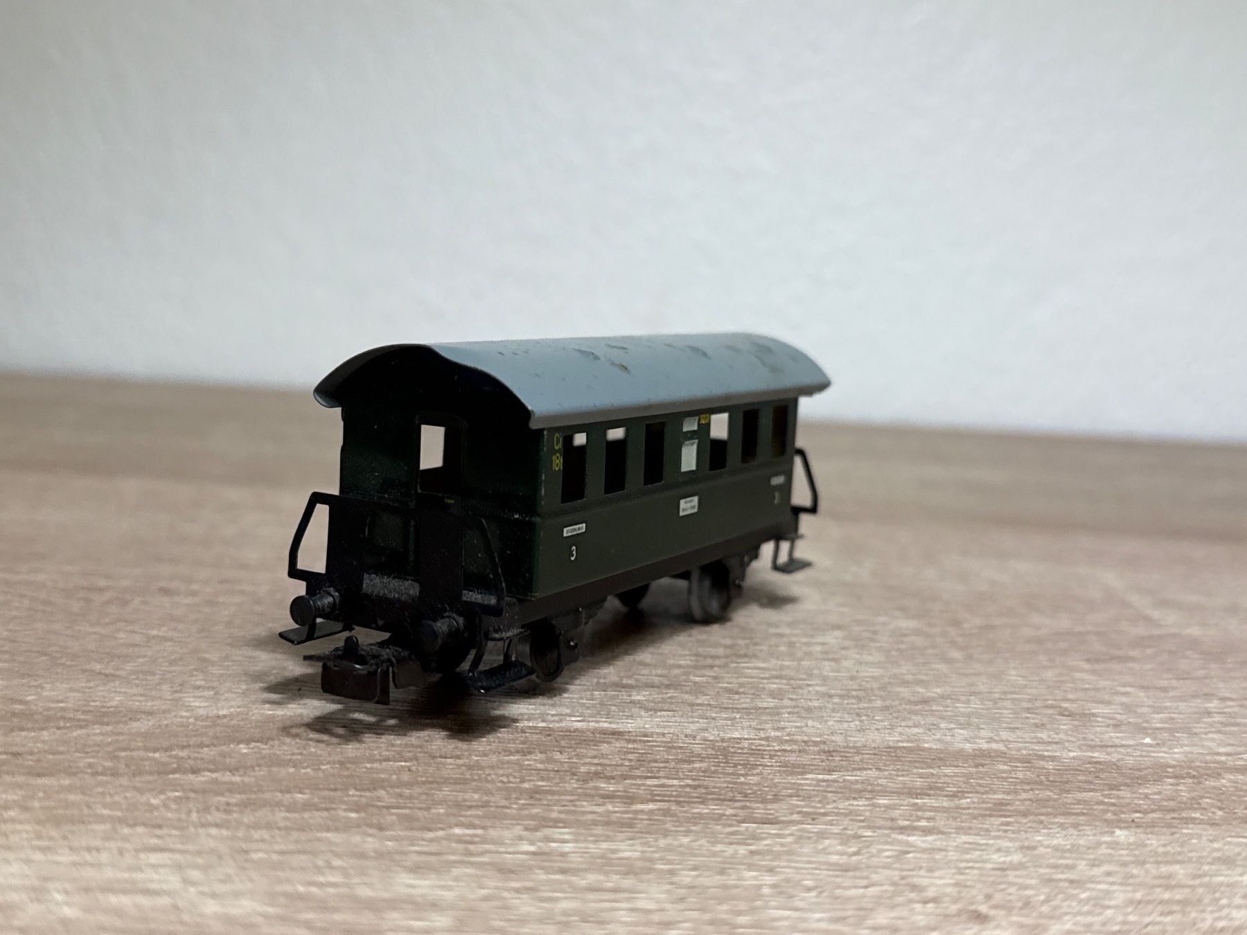 Märklin Modellini di ferrovie: Märklin Personenwagen 3.Kl (114) – Usato da St-Aubin-Sauges venduto da Lo_Go 2