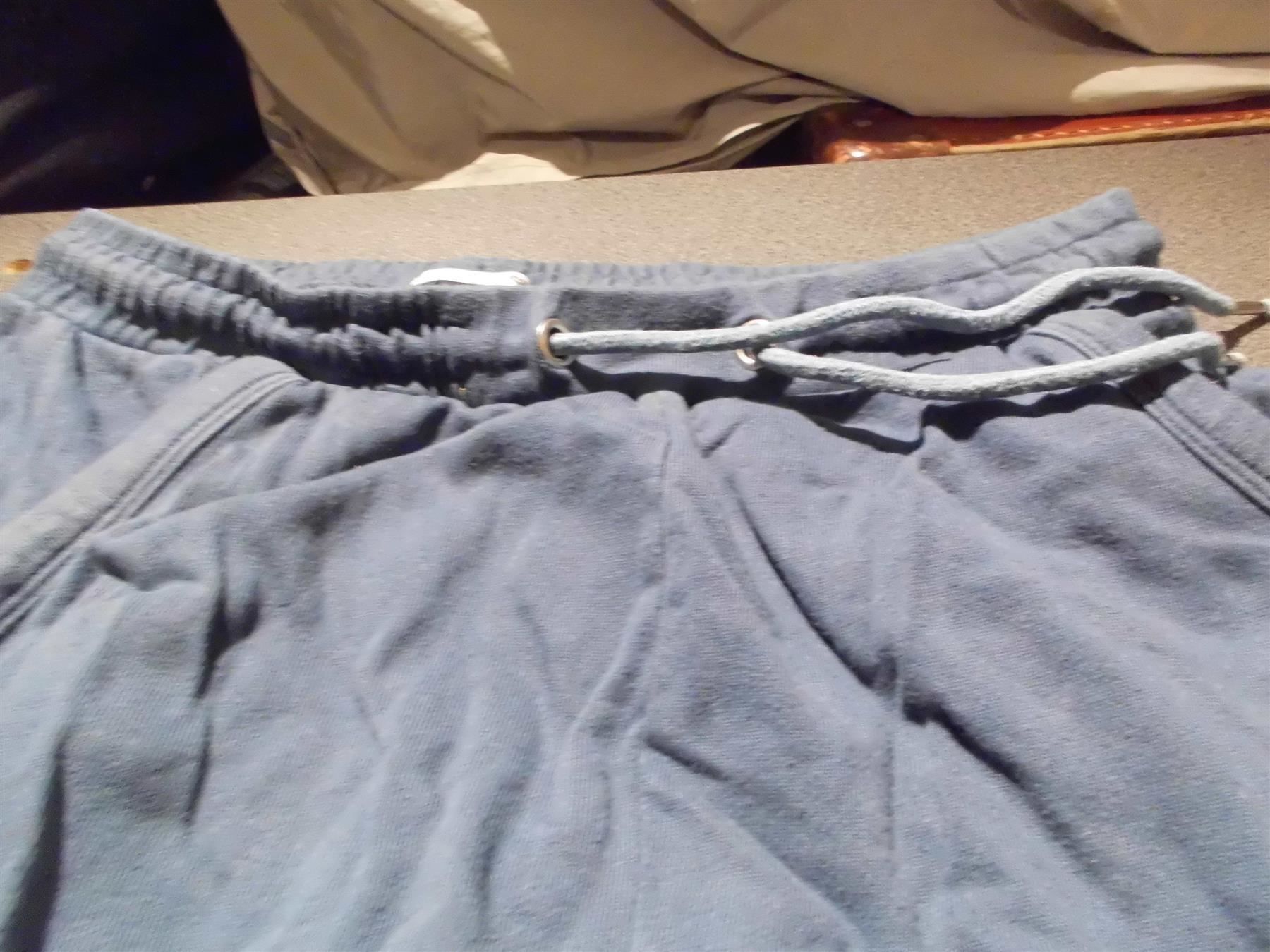 Pantaloni: Trainerhose Grösse M, Chicorée, blau – Usato da Zürich venduto da Motzkuh 1