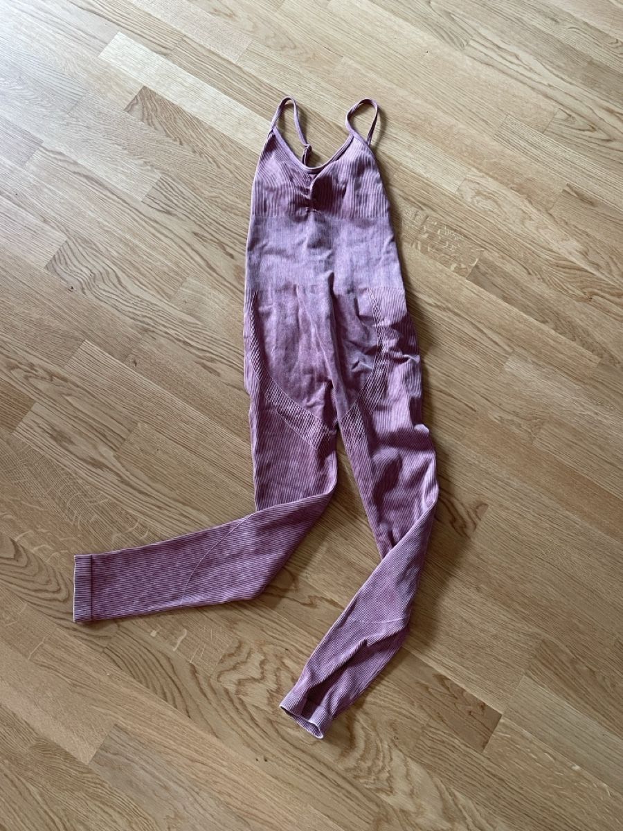 Tute: Einteiler – Usato da Kloten venduto da simones.thriftshop