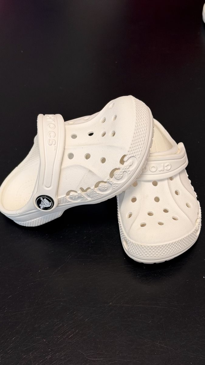 Crocs Schuhe für Jungen: Crocs Gr.25 – Gebraucht aus Murgenthal von Klea.ch