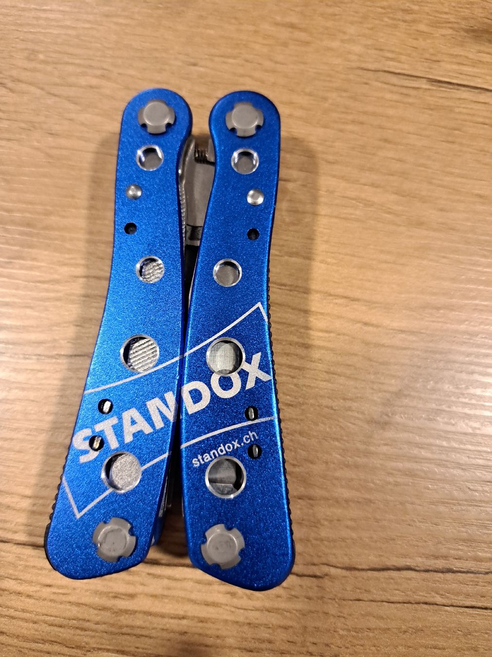 Couteaux de poche: 2 couteaux multifonctons – D'occasion à Tavannes par saca70 2