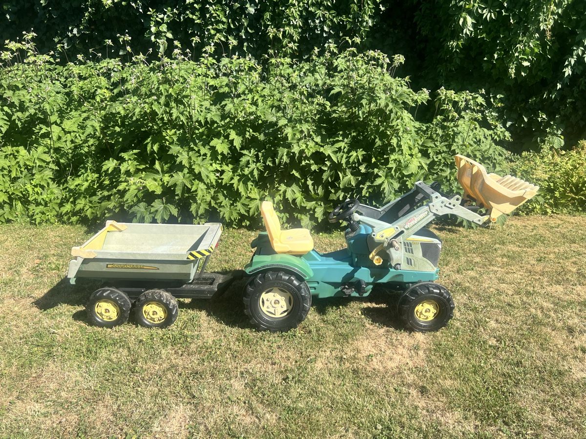 John Deere Fahrzeuge für Kinder: Traktor John Deere mit Anhänger  – Gebraucht aus Herrliberg von katipi