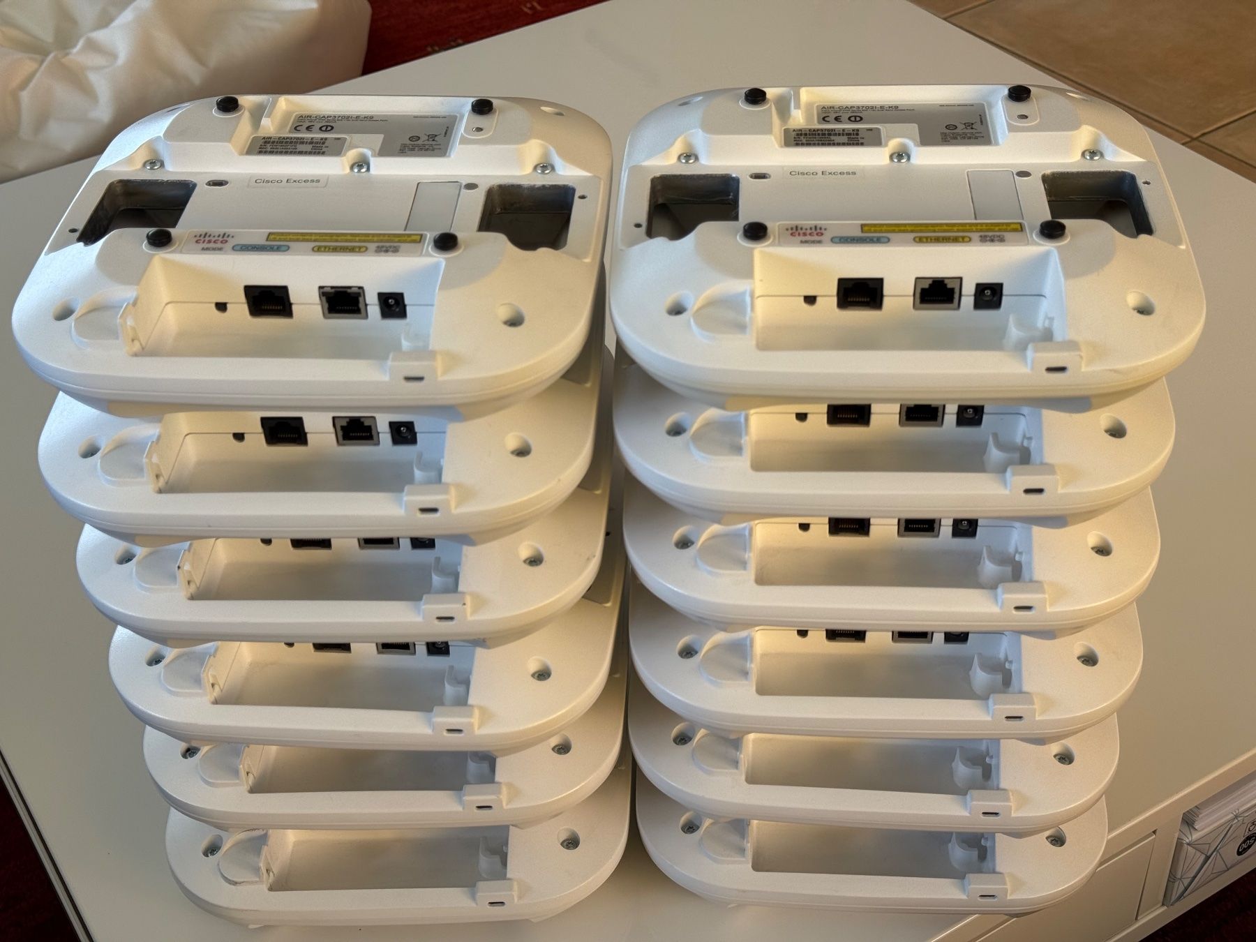 Cisco Modem & Router: 10 × Cisco AIR-CAP3702I-E-K9 Access Points – Usato da Richterswil venduto da Iflodnob 3