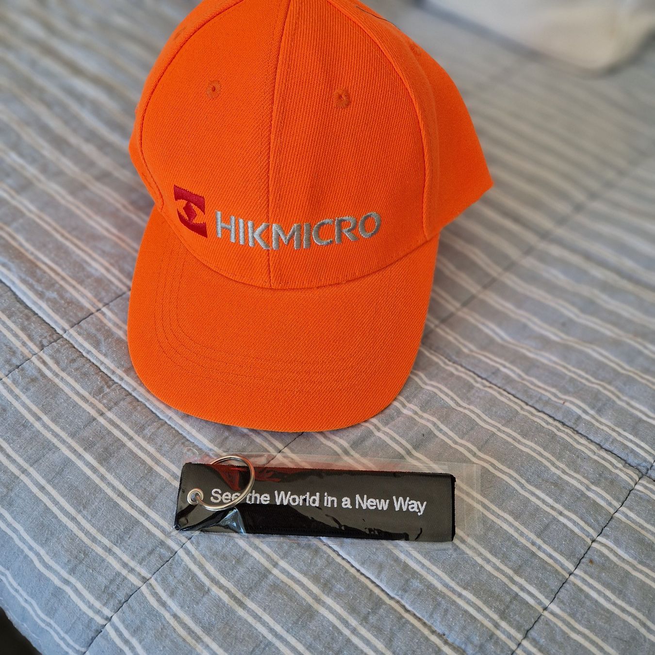 Copricapi, berretti & cappellini: Hikmicro Jäger Cap und Anhänger, neu – Nuovo (secondo la descrizione) da Gränichen venduto da sunchi07