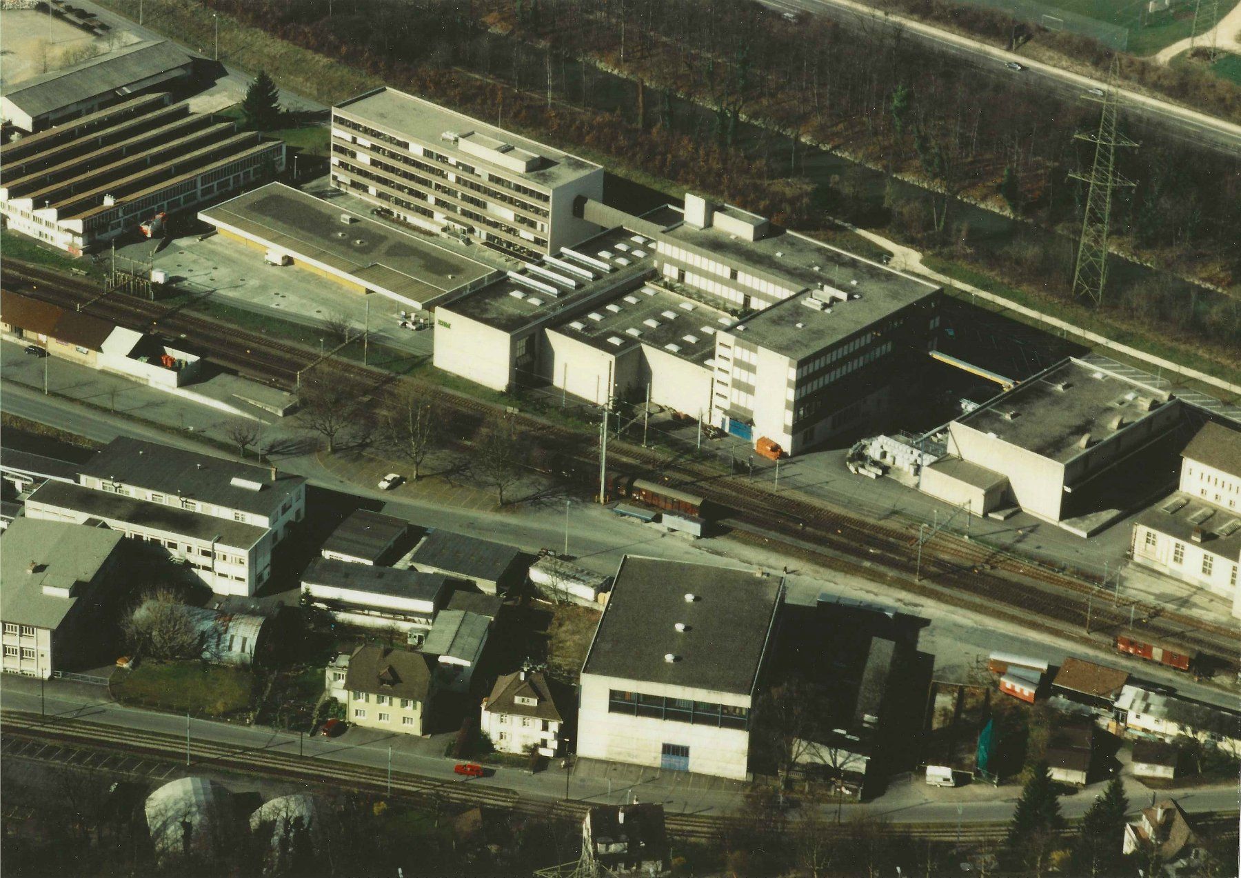 Foto & Immagini: Luftaufnahme Bahnhof Münchenstein – Nuovo (secondo la descrizione) da Lenk im Simmental venduto da Ruedauph