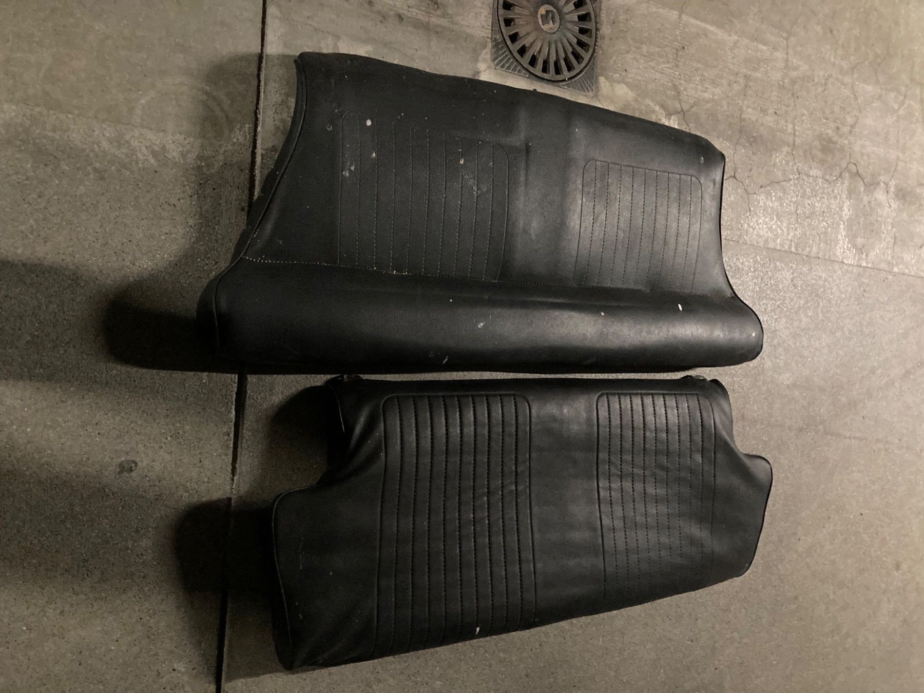 Fiat Tutti pezzi di ricambio auto: Fiat 126 sièges et banquette noire – Usato da Versoix venduto da Jeannot57 1