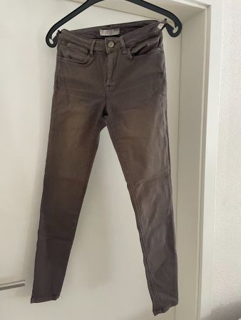 Zara Basic Jeans, Gr. 36, grau