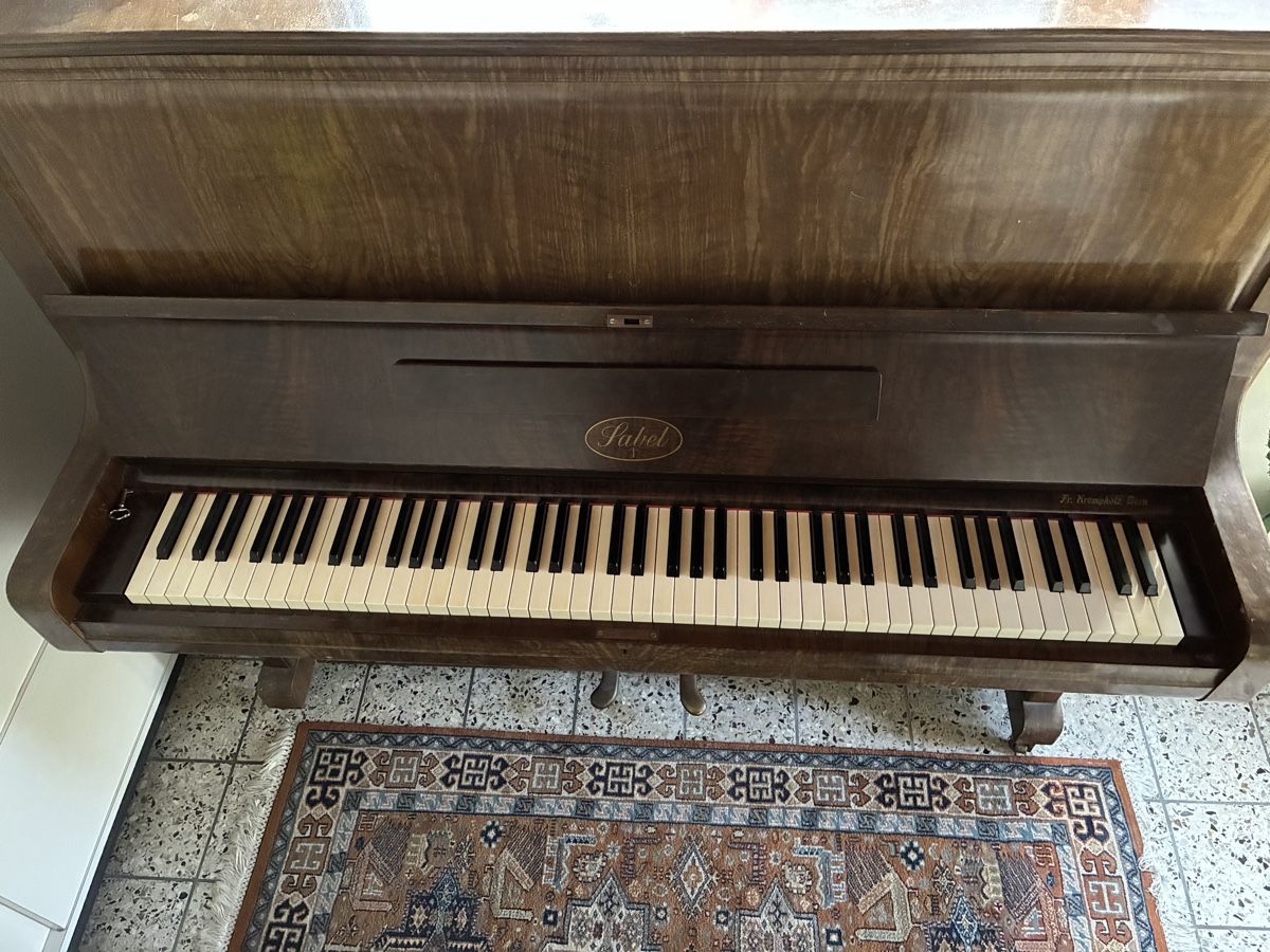 Strumenti musicali: Sabel Holz Klavier – Usato da Seeberg venduto da FlavioC01 1
