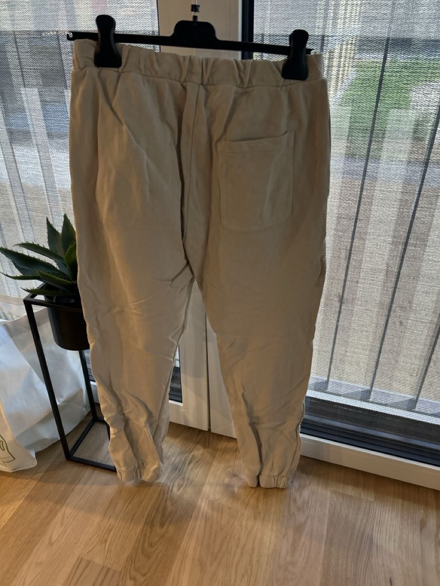 Pantalons: Gebrauchte Hose  – D'occasion à Suhr par E_O 1