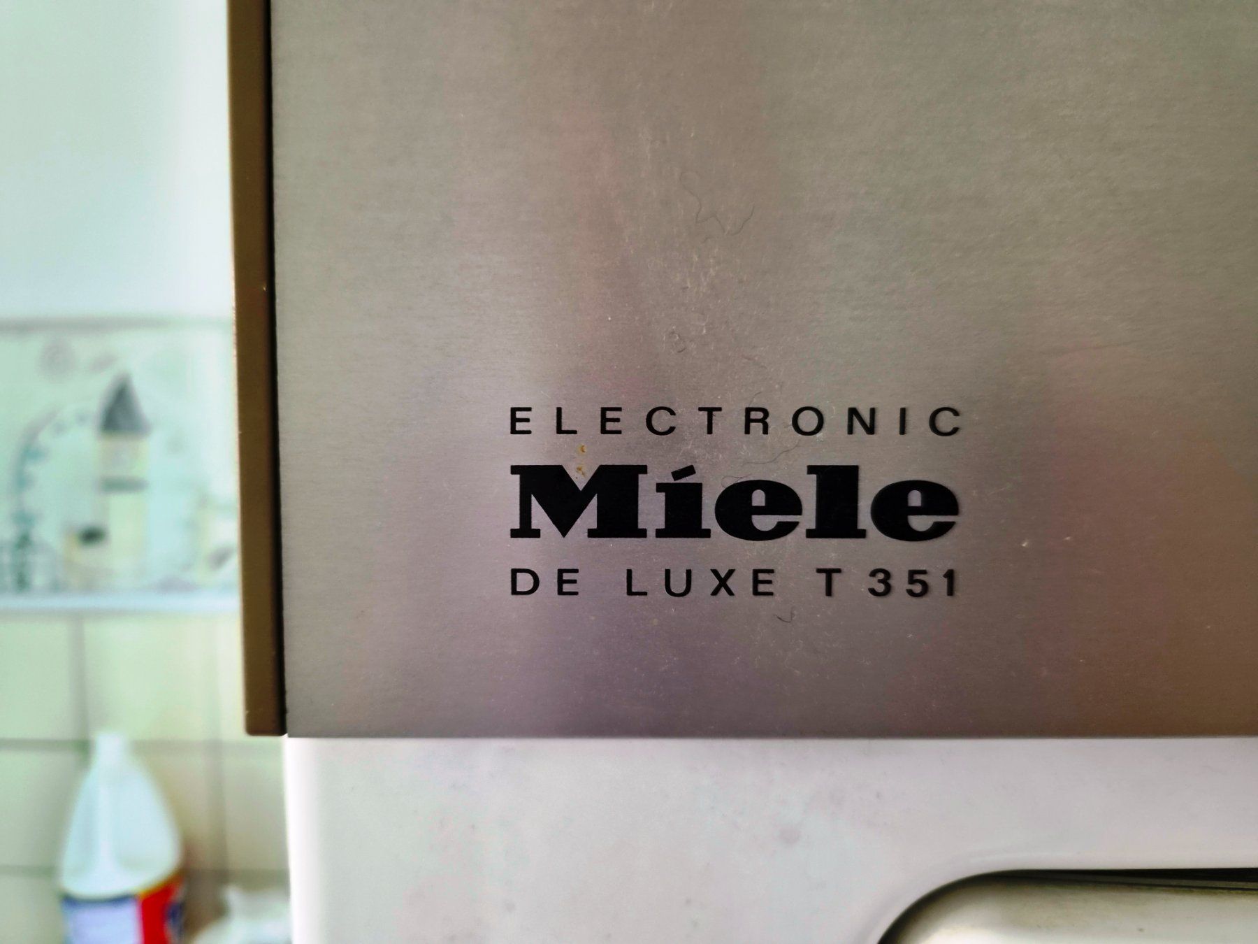 Miele Lavatrici: Miele Waschturm: Waschmaschine & Trockner – Usato da Zürich venduto da Primanoctis 5