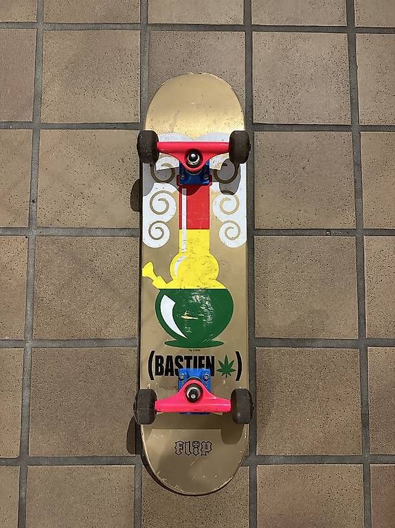 Skateboards: Skateboard Marke Flip – Gebraucht aus Wolfhausen von Armani08