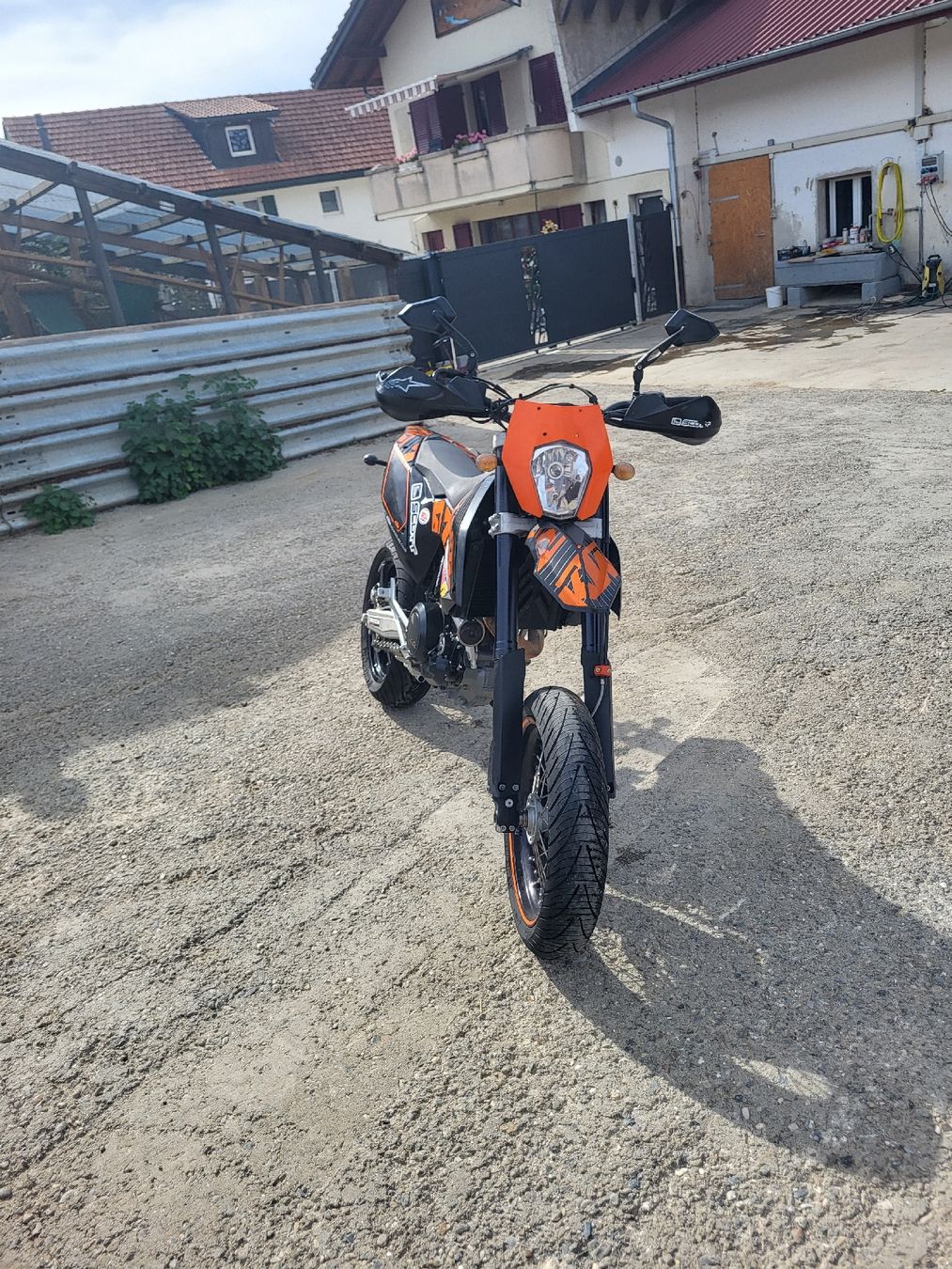 KTM Strasse: Nouveau prix KTM 690 SM – Gebraucht aus estavayer-le-gibloux von psnoopy333 2