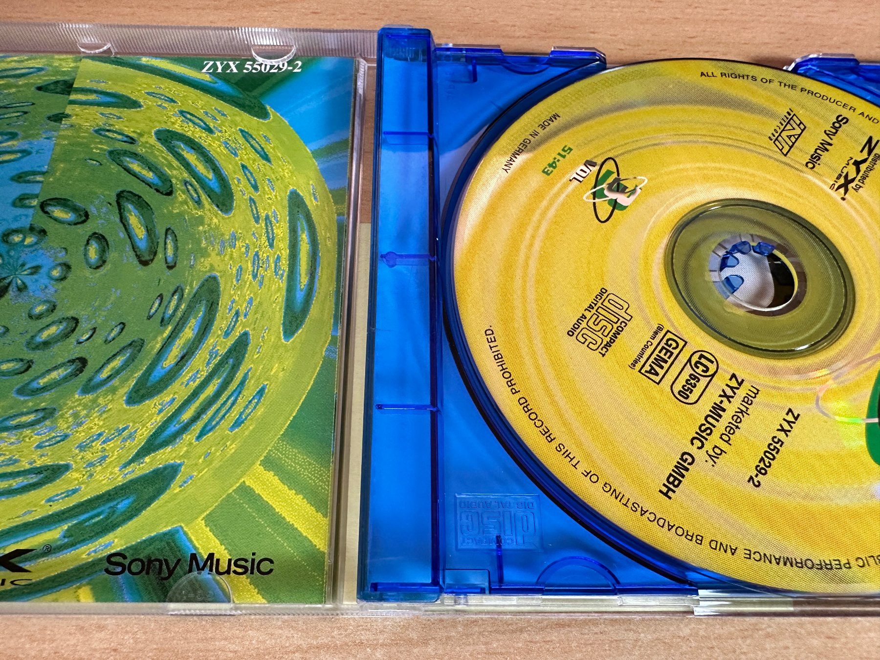 CD: Various – Charts Pur Vol. 3 – Usato da Rikon im Tösstal venduto da Alpenmutz 2
