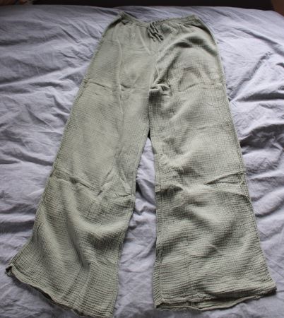 Hose Musselin weit olivgrün