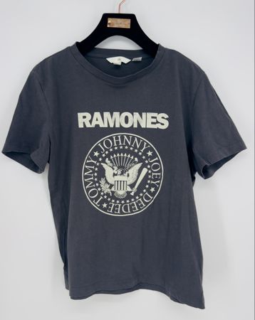 # WOMAN - Shirt Gr. M - RAMONES H&M #