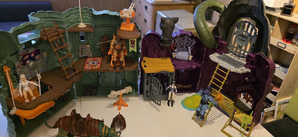 Jouets: MOTU: CASTLE GRAYSKULL,  SNAKE MOUNTAIN UND VIELE FIGUREN – D'occasion à Nürensdorf par manuel0911 6