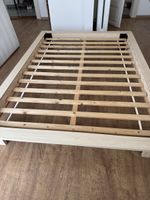 Bett und Lattenrost aus Holz – 140x200
