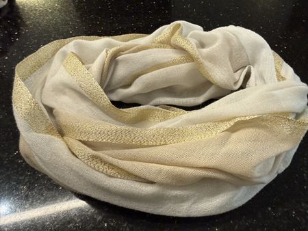 Loop Schal mit Gold Details, Top Zustand!