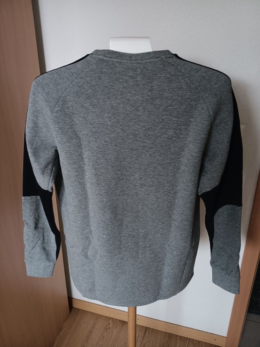 Puma Pulls & Sweat-shirts: Pull Puma – D'occasion à Neuchâtel par den_7x9p 1