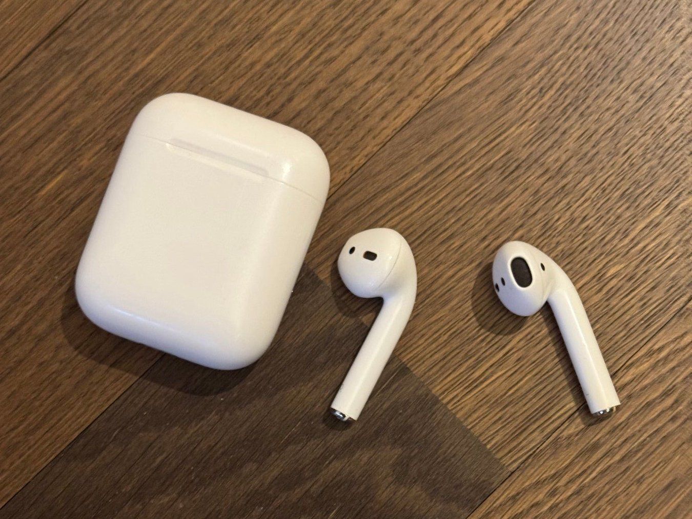 Apple Cuffie: AirPods 2. Generation – Usato da Würenlos venduto da CaSteSeNievis 1