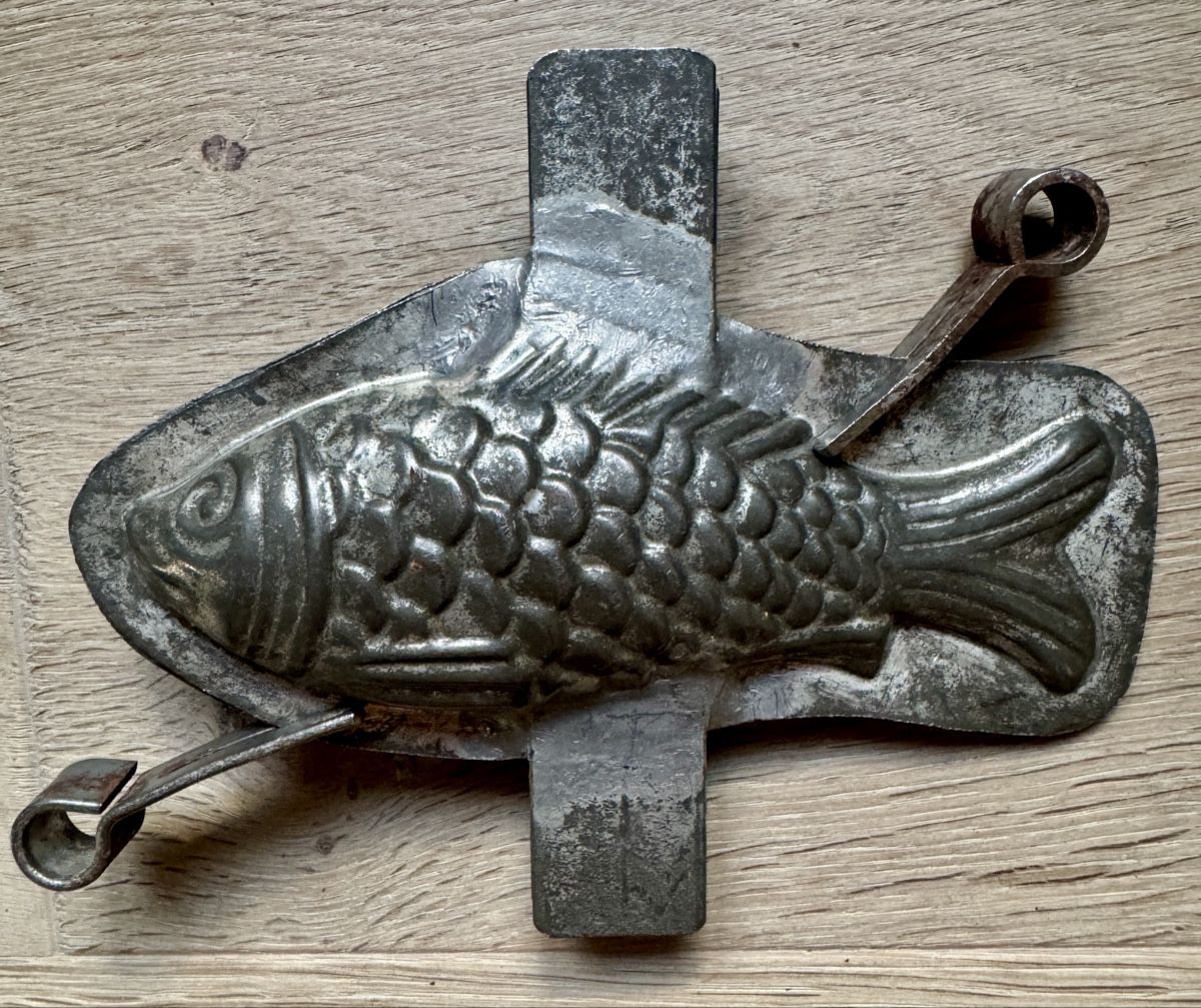 Teglie da forno: Alte Schoggiform Giessform Fisch antike Schokoladenform – Usato da Rothrist venduto da Luckywinner