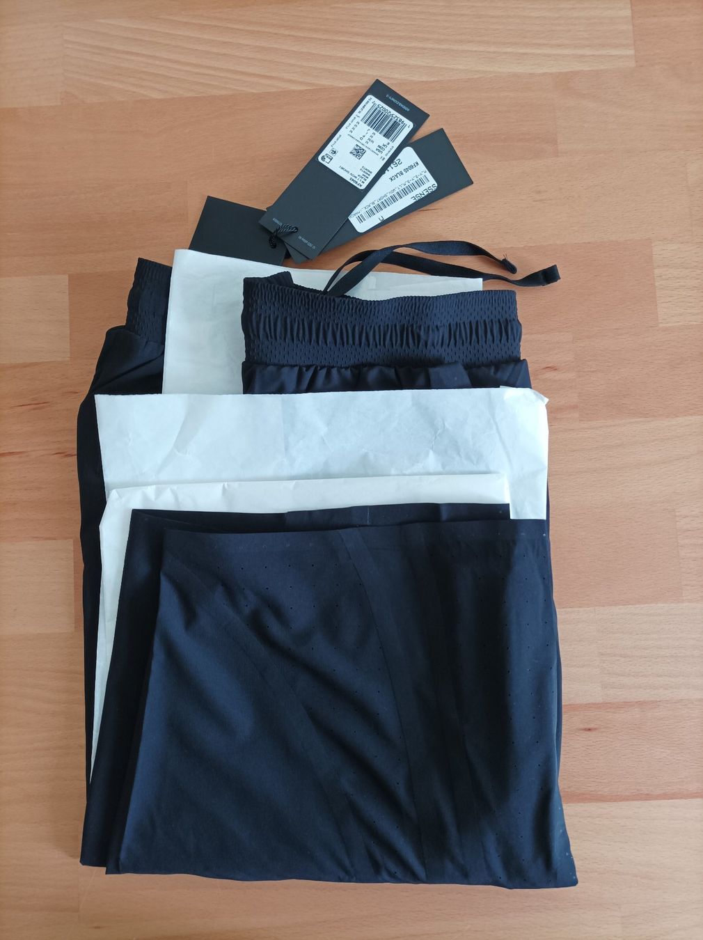 Adidas Lotti di vestiti: Adidas Y-3 Ultralight Woven - ensemble taille M – Nuovo e nell'imballaggio originale da Neuchâtel venduto da fin_n66k 3