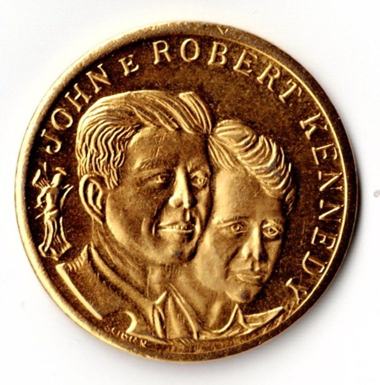 Medaglie: John E Robert Kennedy_Persönlichkeiten_Goldfarben – Usato da Hombrechtikon venduto da Fraese01