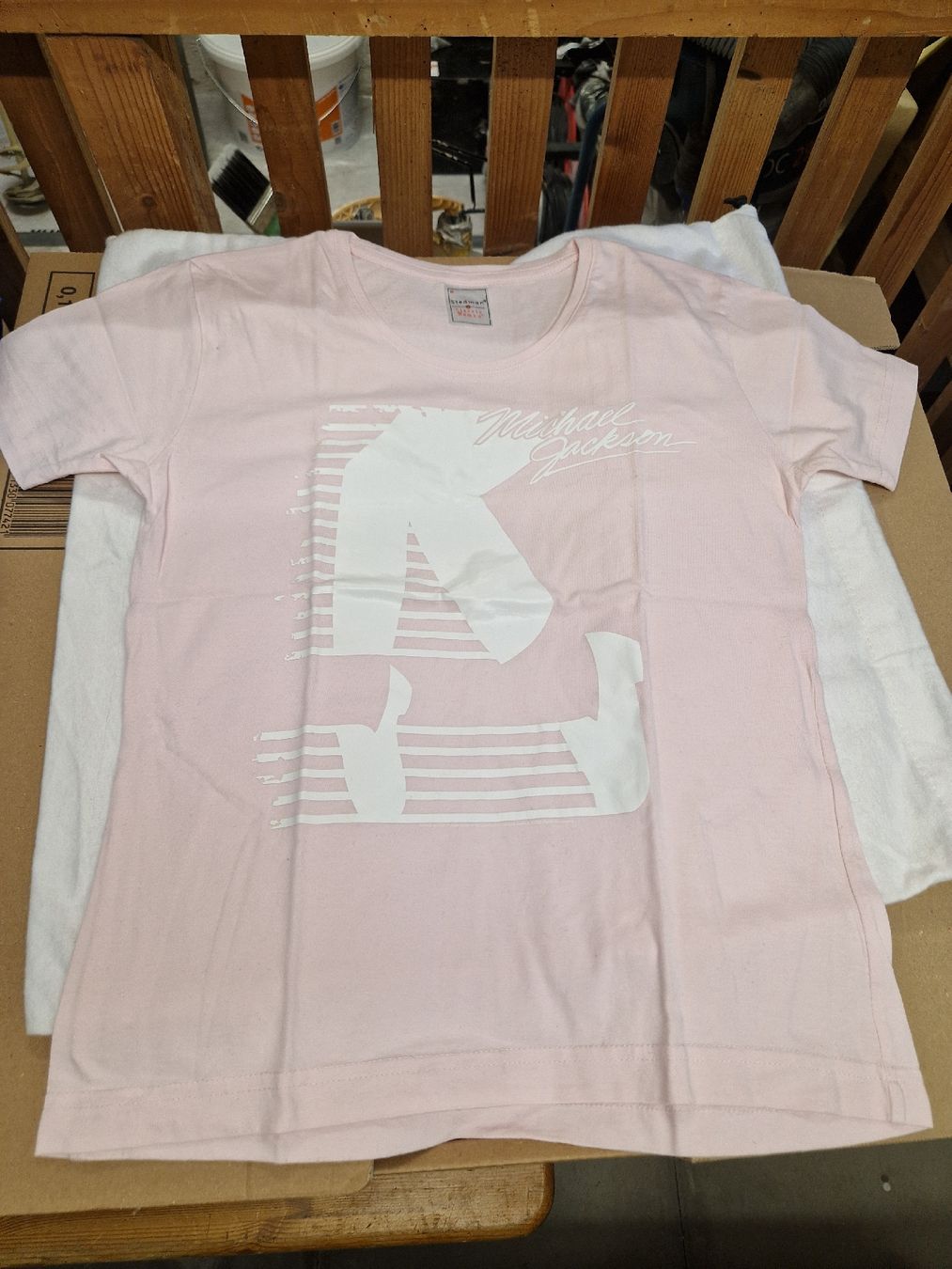 T-Shirts: Michael Jackson T-Shirt rosa – Gebraucht aus Zürich von Mani56