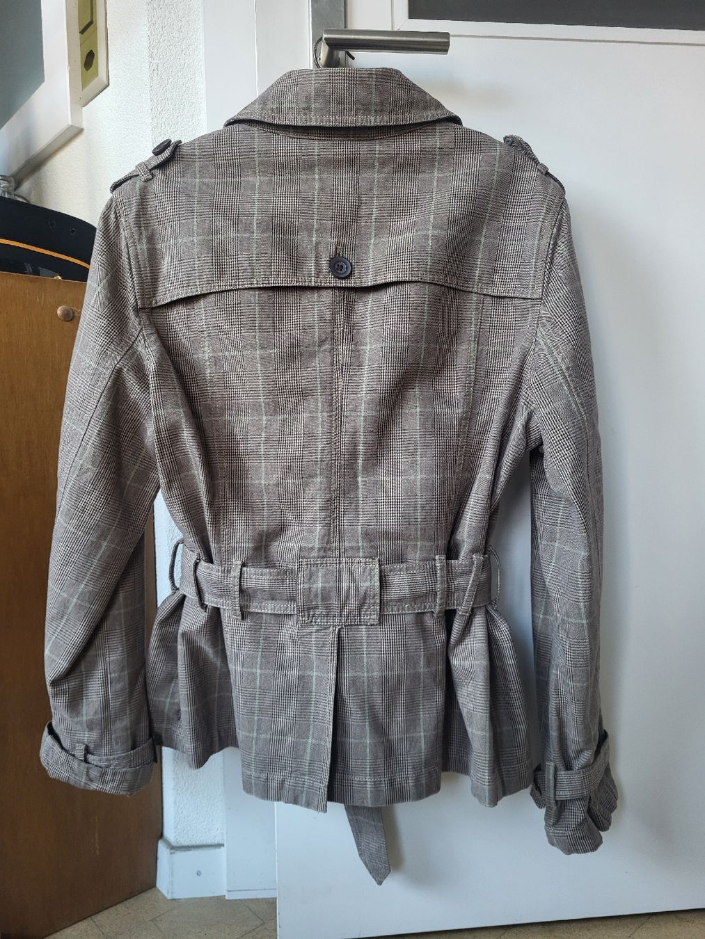 Cappotti: Trenchcoat von Marks & Spencer – Usato da Zweisimmen venduto da Adorable 1
